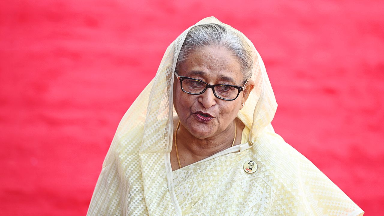NEW DELHI, INDIA - SEPTEMBER 6: Prime Minister of Bangladesh Sheikh Hasina and Prime minister Narendra Modi address media persons after inspecting guard of honour during the ceremonial reception at Rashtrapati bhawan on September 6, 2022 in New Delhi, India. India and Bangladesh signed seven Memorandum of understanding (MoUs). Foreign secretary Vinay Kwatra said on Tuesday that Prime Minister Narendra Modi and Bangladeshi PM Sheikh Hasina has a discussion on a range of bilateral issues related to water, trade, economic ties etc. (Photo by Sonu Mehta/Hindustan Times via Getty Images)